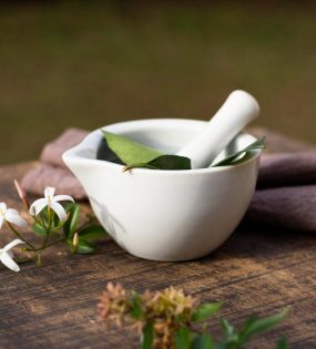 mortero_moledor_de_plantas_para_medicia_alyernativa